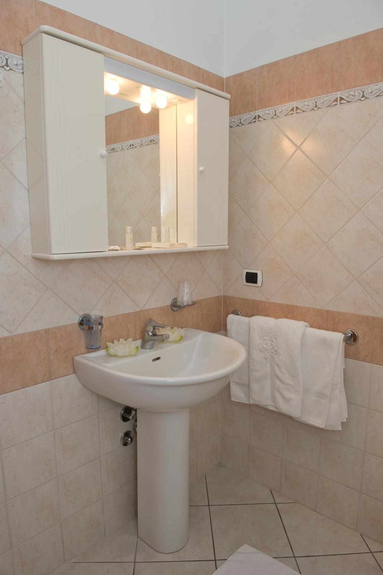 Residenza Raggio Apartment Ричоне Екстериор снимка